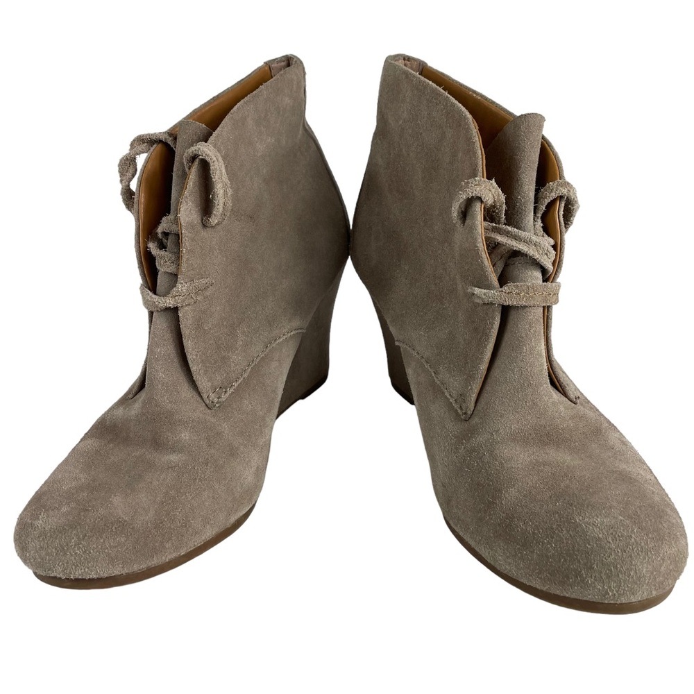 DV Dolce Vita Pellie Suede Wedge Ankle Booties Round Toe Taupe Woman’s US Size 7